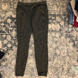 Eddie Bauer Trail Tight Legging in Olive Green